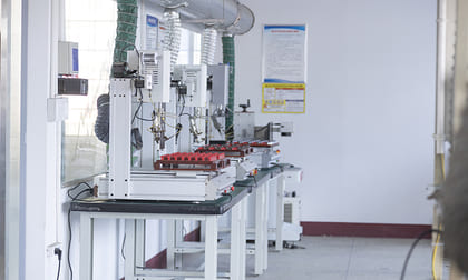 Semi-automatic welding equipment